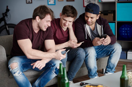 Jonah Hauer-King Den of Nerds Twitter: Why Fans Are Trending It Jonah Hauer-King Den of Nerds Twitter